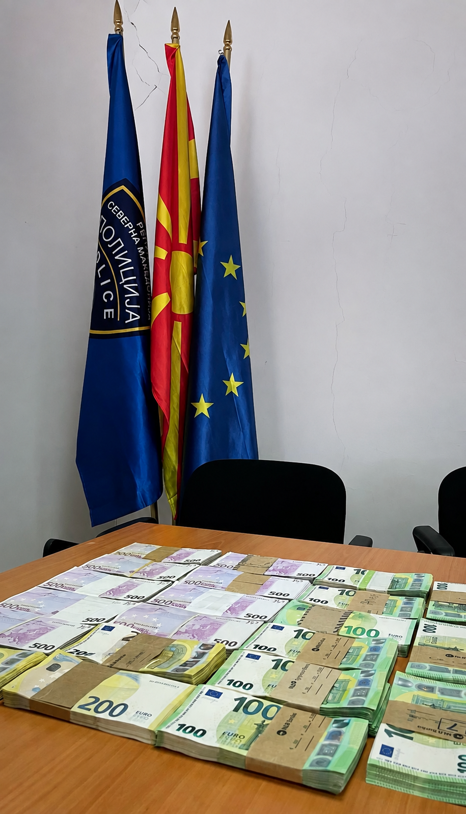 FOTO | Renditen bankënotat: Ja sa para kapi policia në Strumicë